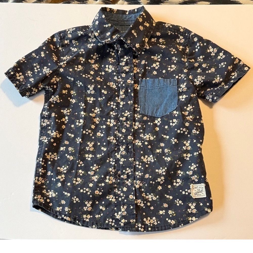 Classic Weatherproof Vintage Navy Floral Shortsleeved Button Down Shirt